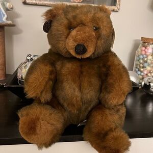 Vintage
Ganz Bros. The Heritage Collection 1990 w tags Brown Bear.